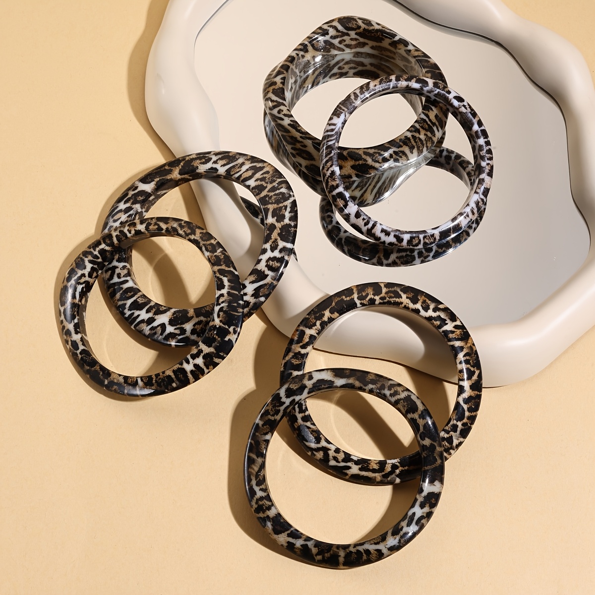 Vintage Leopard Print Bracelet with Classic Texture, Gift